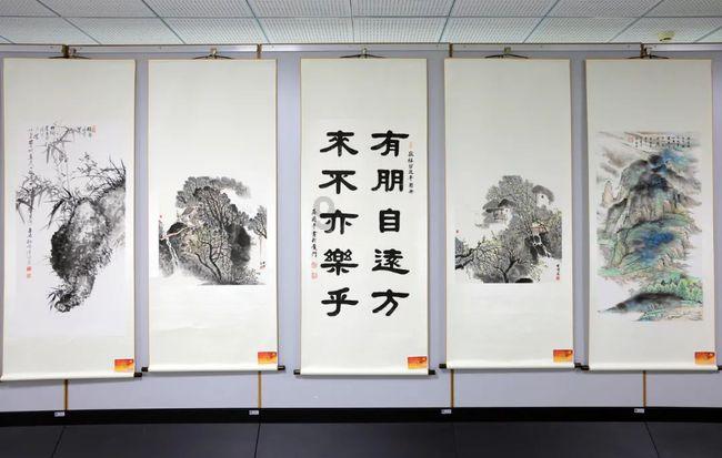 逃离野鸡森林